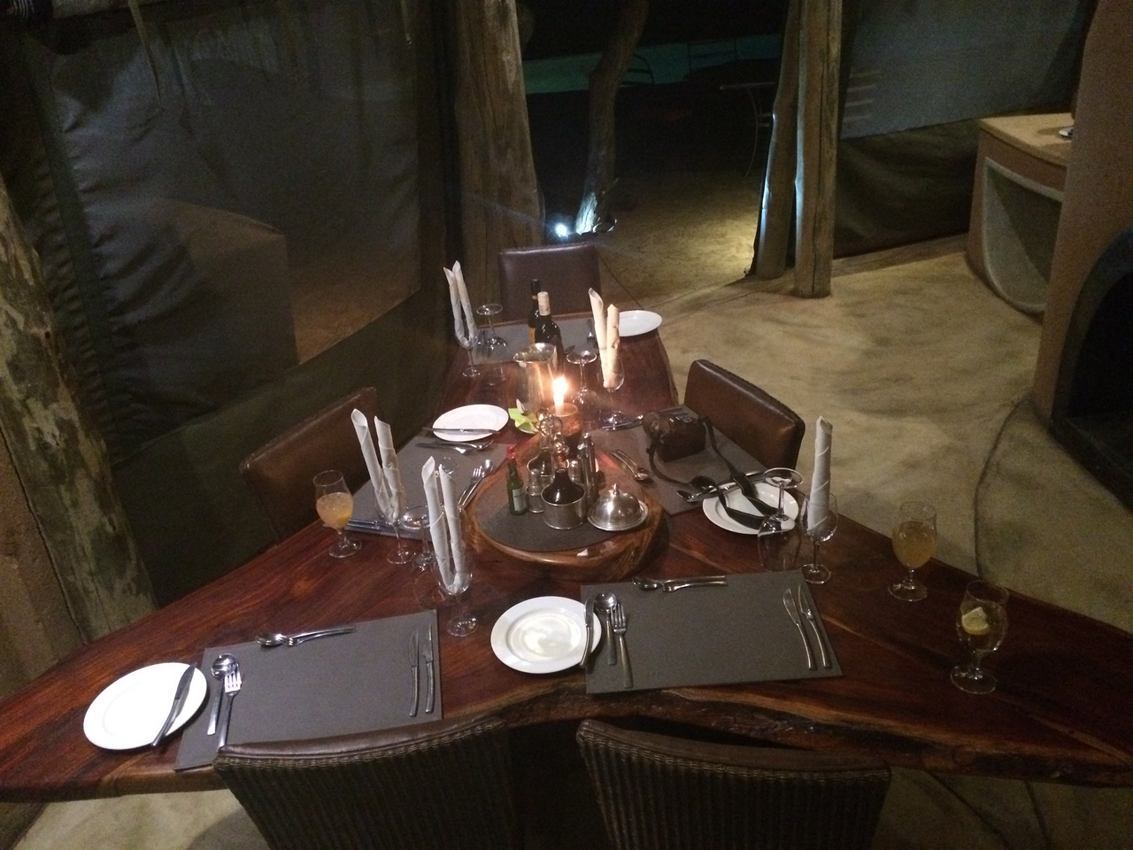 [324] 2016_06_21_14_54_39_Africa_iPhone_5s_IMG__05725.jpg