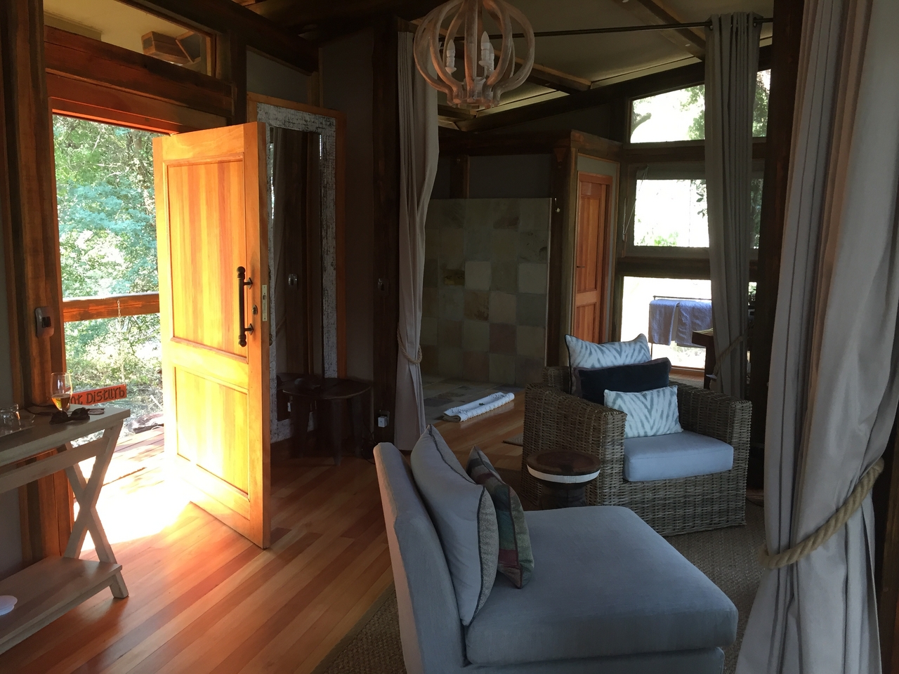 [27043] 2016_07_01_13_57_29_Africa_iPhone_6_IMG_8647_00582.jpg