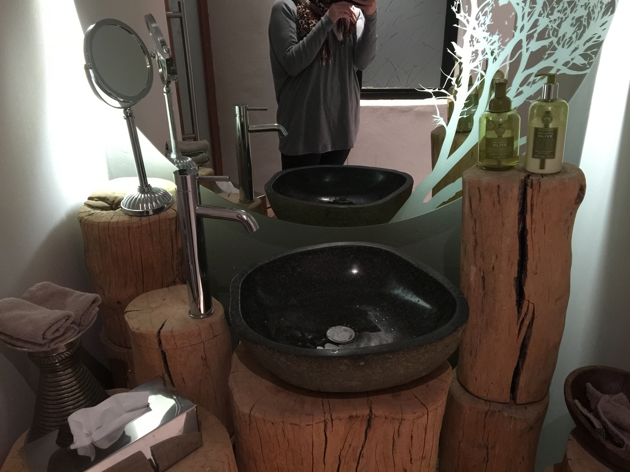 [16688] 2016_06_26_19_52_54_Africa_iPhone_6_Plus_IMG_3743_06930.jpg