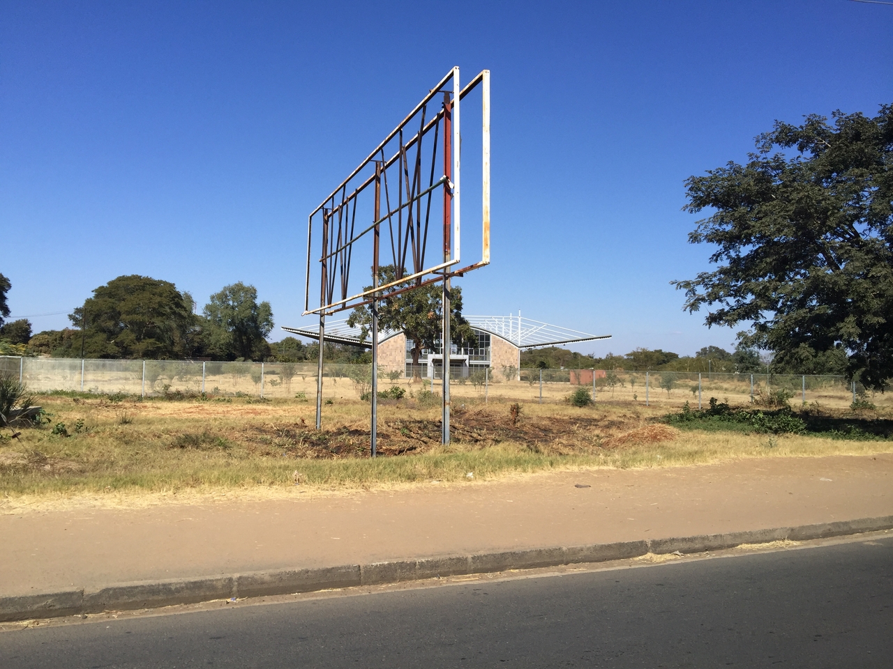 [34475] 2016_07_05_10_56_20_Africa_iPhone_6_Plus_IMG_5027_00021.jpg