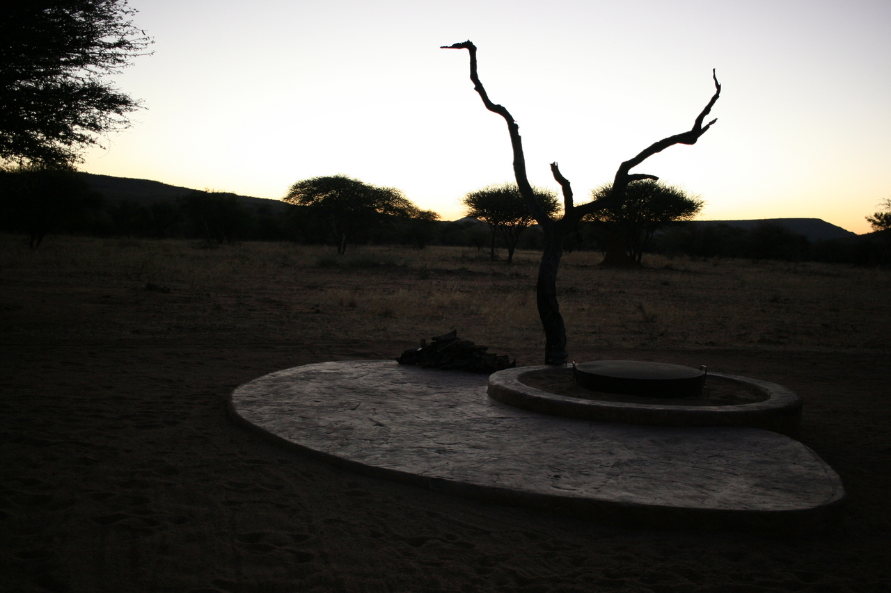 [469] 2016_06_22_01_27_15_Africa_Canon_EOS_30D_IMG_1741_00009.jpg