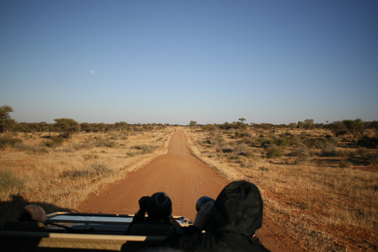 [670] 2016_06_22_02_27_54_Africa_Canon_EOS_30D_IMG_1759_00026.jpg