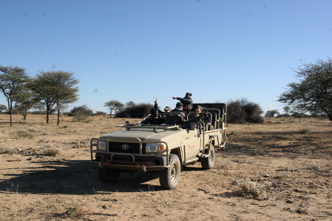 [1913] 2016_06_22_03_46_51_Africa_Canon_EOS_30D_IMG_1796_00063.jpg