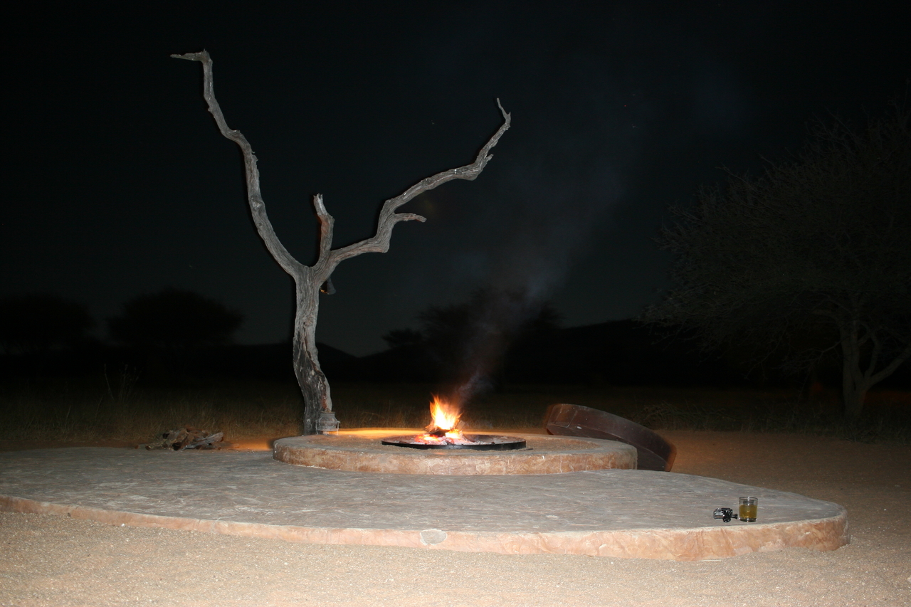 [3708] 2016_06_22_17_25_46_Africa_Canon_EOS_30D_IMG_1812_00077.jpg