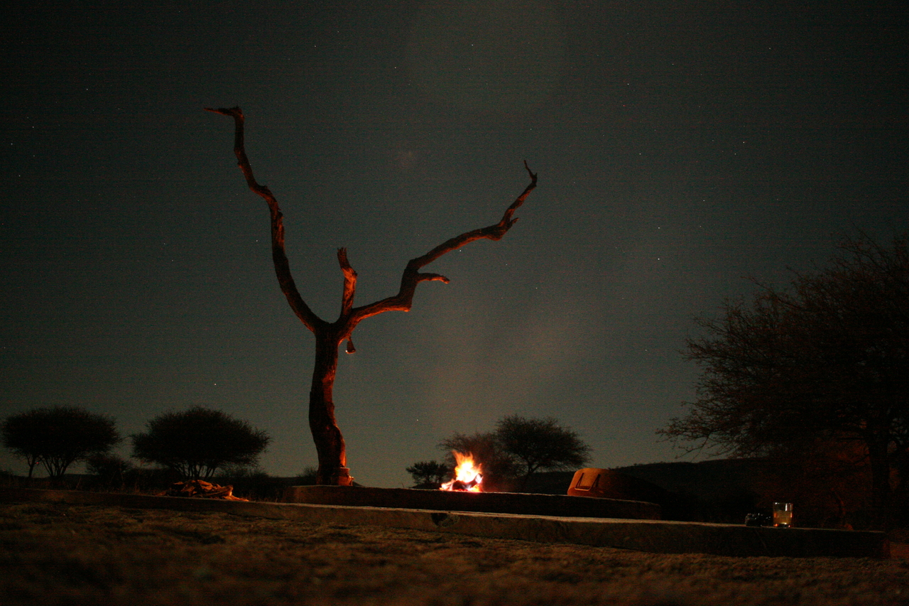 [3717] 2016_06_22_17_28_39_Africa_Canon_EOS_30D_IMG_1816_00260.jpg