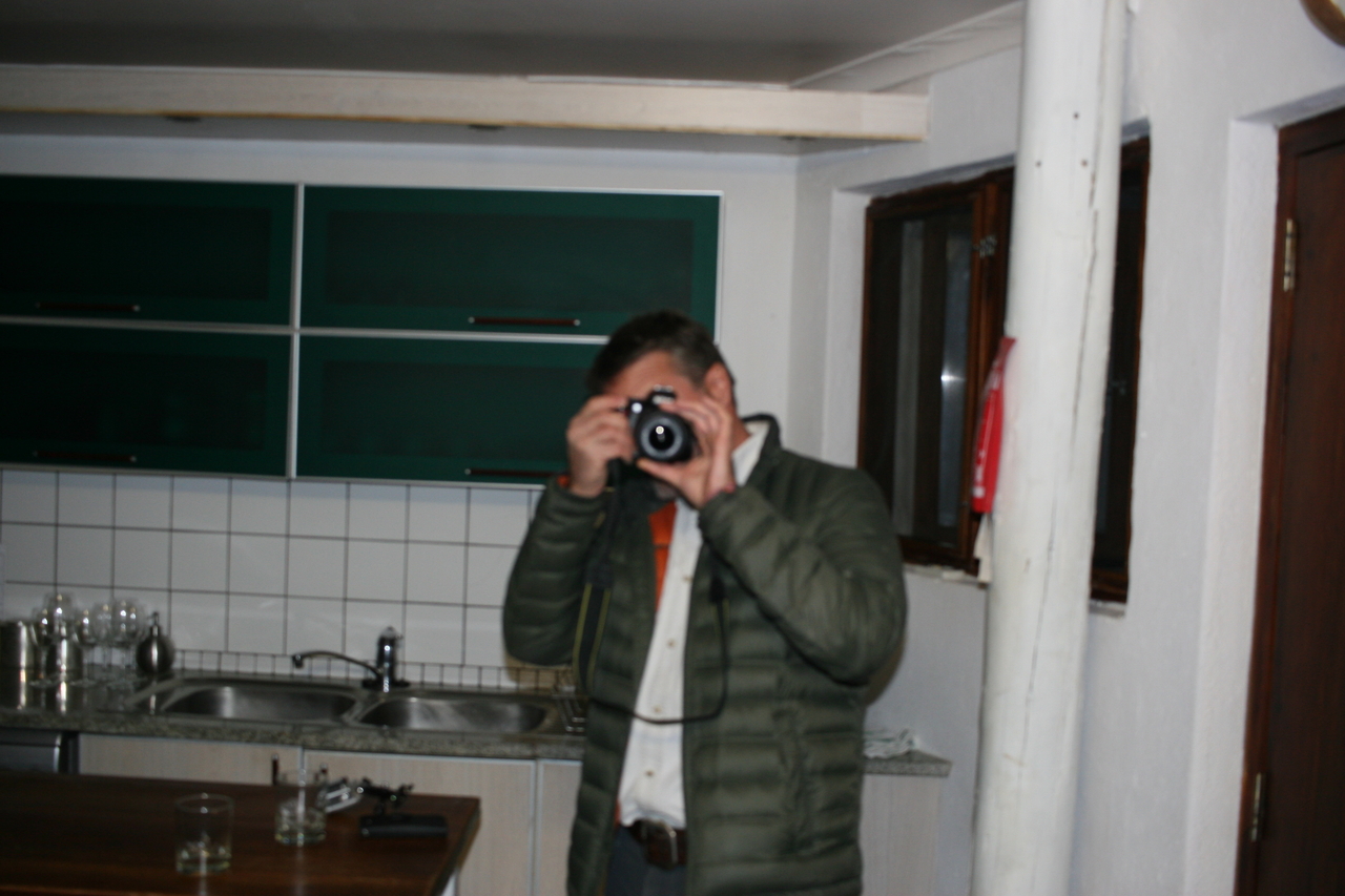 [3745] 2016_06_22_17_55_15_Africa_Canon_EOS_30D_IMG_1825_00269.jpg