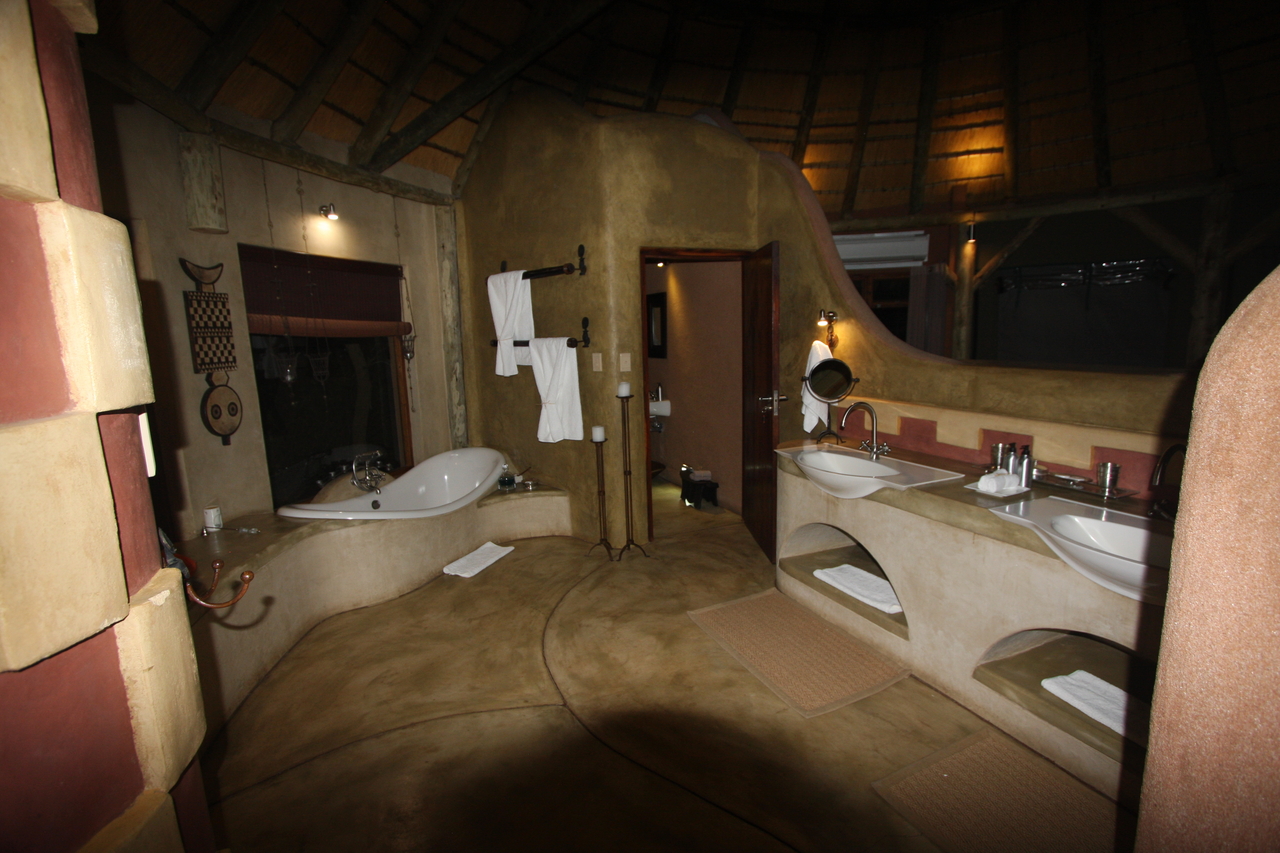 [301] 2016_06_21_14_33_28_Africa_Canon_EOS_40D_IMG__07463.jpg