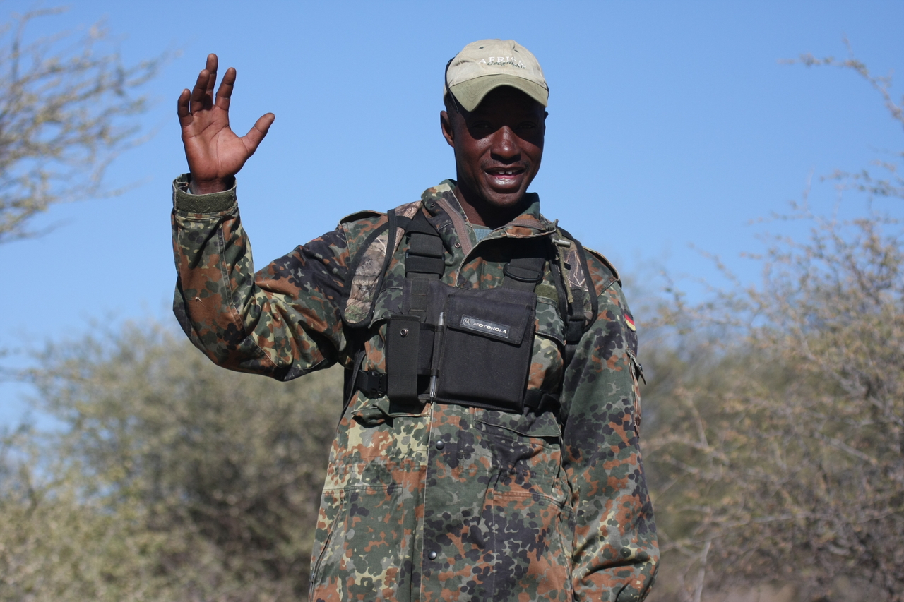 [4947] 2016_06_23_04_33_28_Africa_Canon_EOS_40D_IMG__00941.jpg