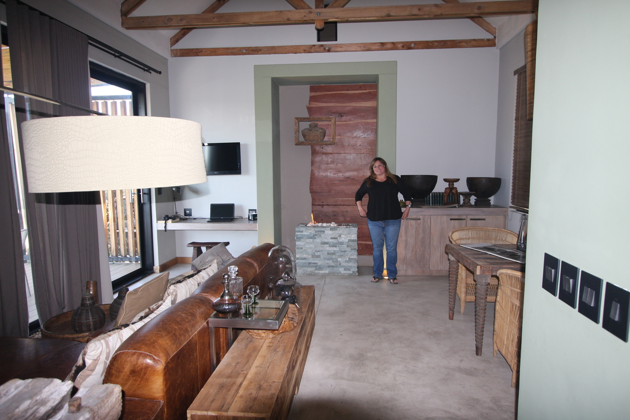 [16455] 2016_06_26_10_22_34_Africa_Canon_EOS_40D_IMG__02283.jpg