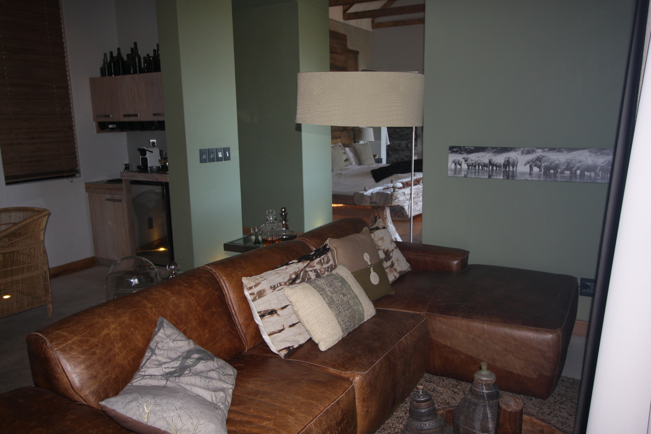 [16463] 2016_06_26_10_26_08_Africa_Canon_EOS_40D_IMG__00005.jpg