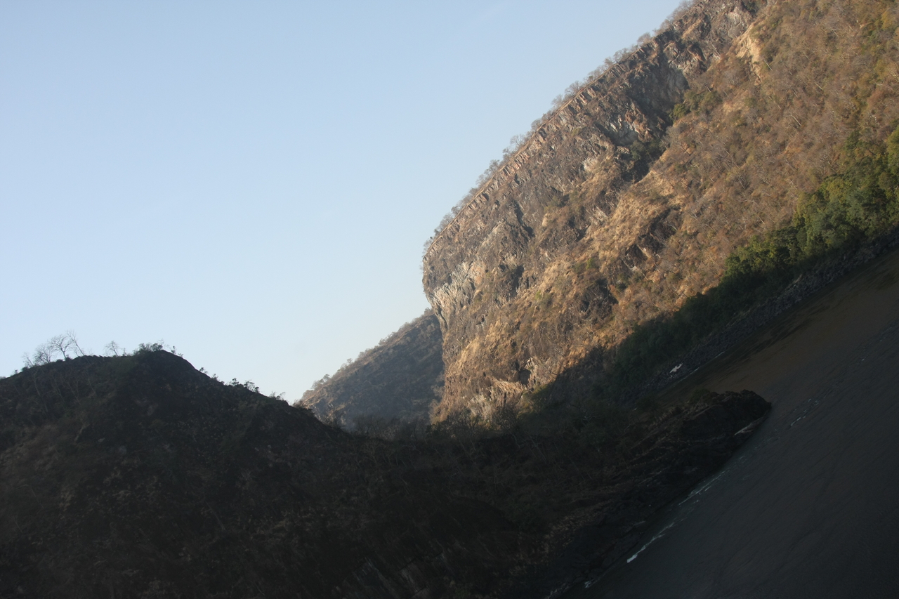 [29348] 2016_07_03_02_59_02_Africa_Canon_EOS_40D_IMG__12281.jpg