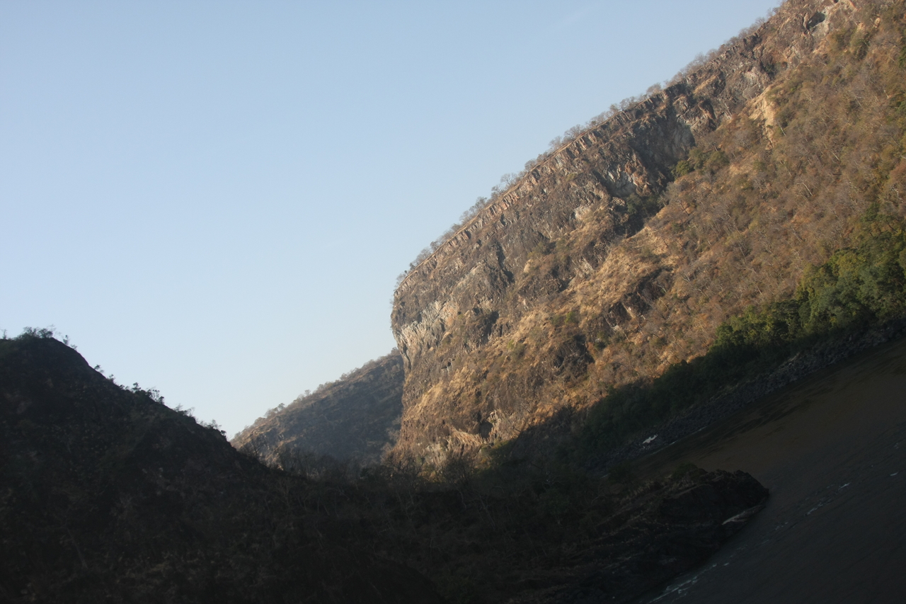 [29351] 2016_07_03_02_59_03_Africa_Canon_EOS_40D_IMG__00007.jpg