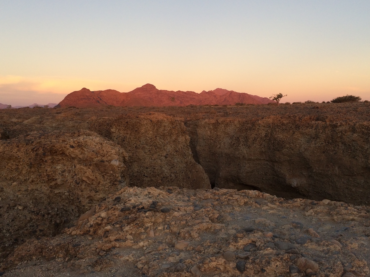 [14061] 2016_06_24_12_12_08_Africa_iPhone_5s_IMG__06111.jpg