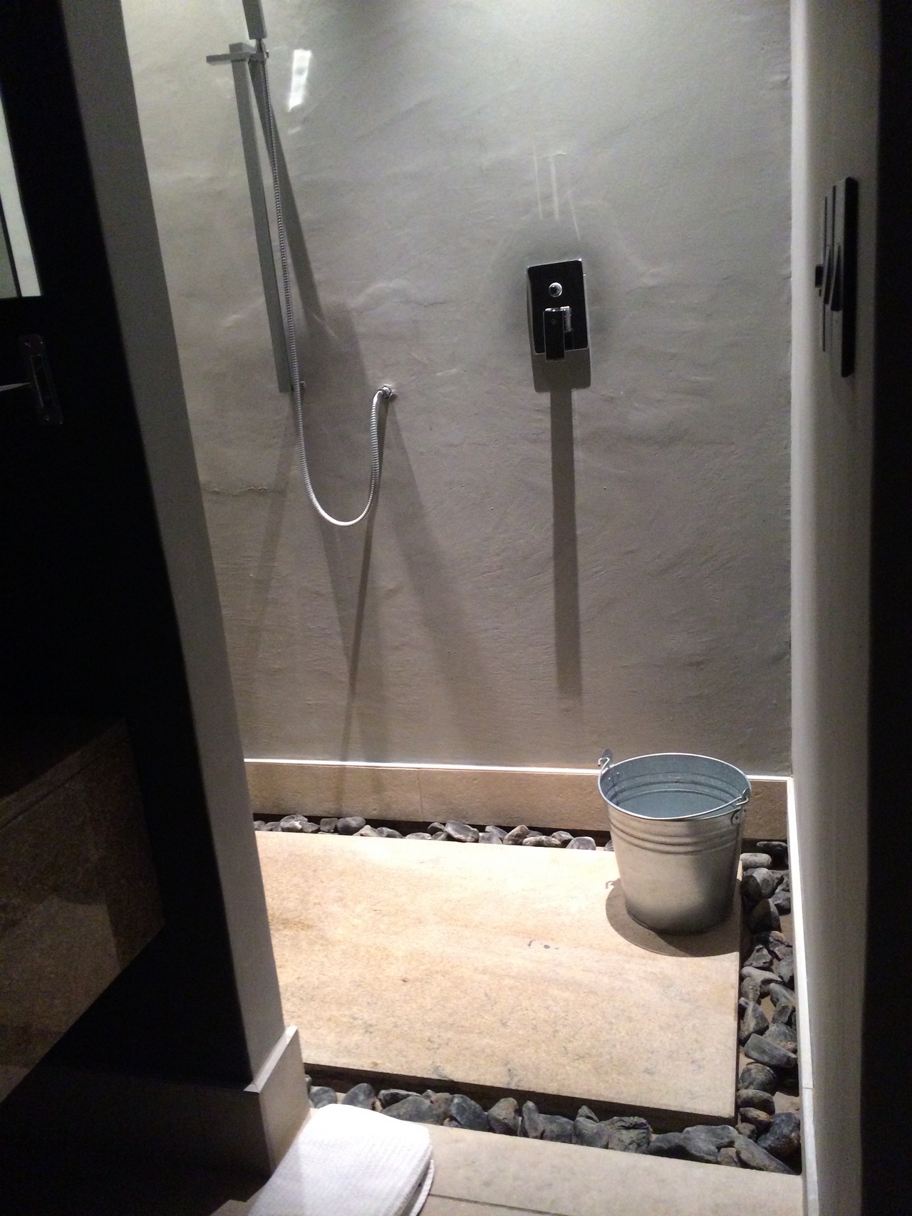 [16537] 2016_06_26_13_11_35_Africa_iPhone_5s_IMG__00659.jpg