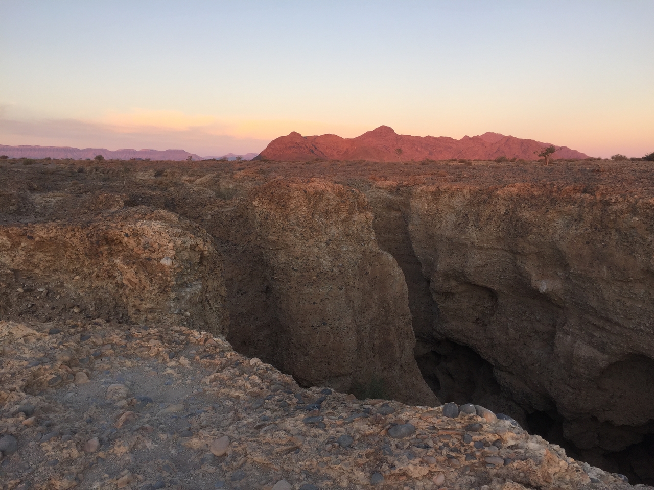 [14282] 2016_06_24_17_12_05_Africa_iPhone_6_IMG_8132_00123.jpg