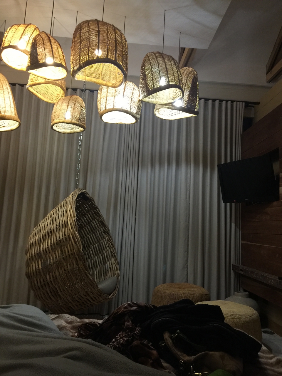 [16737] 2016_06_27_05_23_29_Africa_iPhone_6_Plus_IMG_3747_06933.jpg