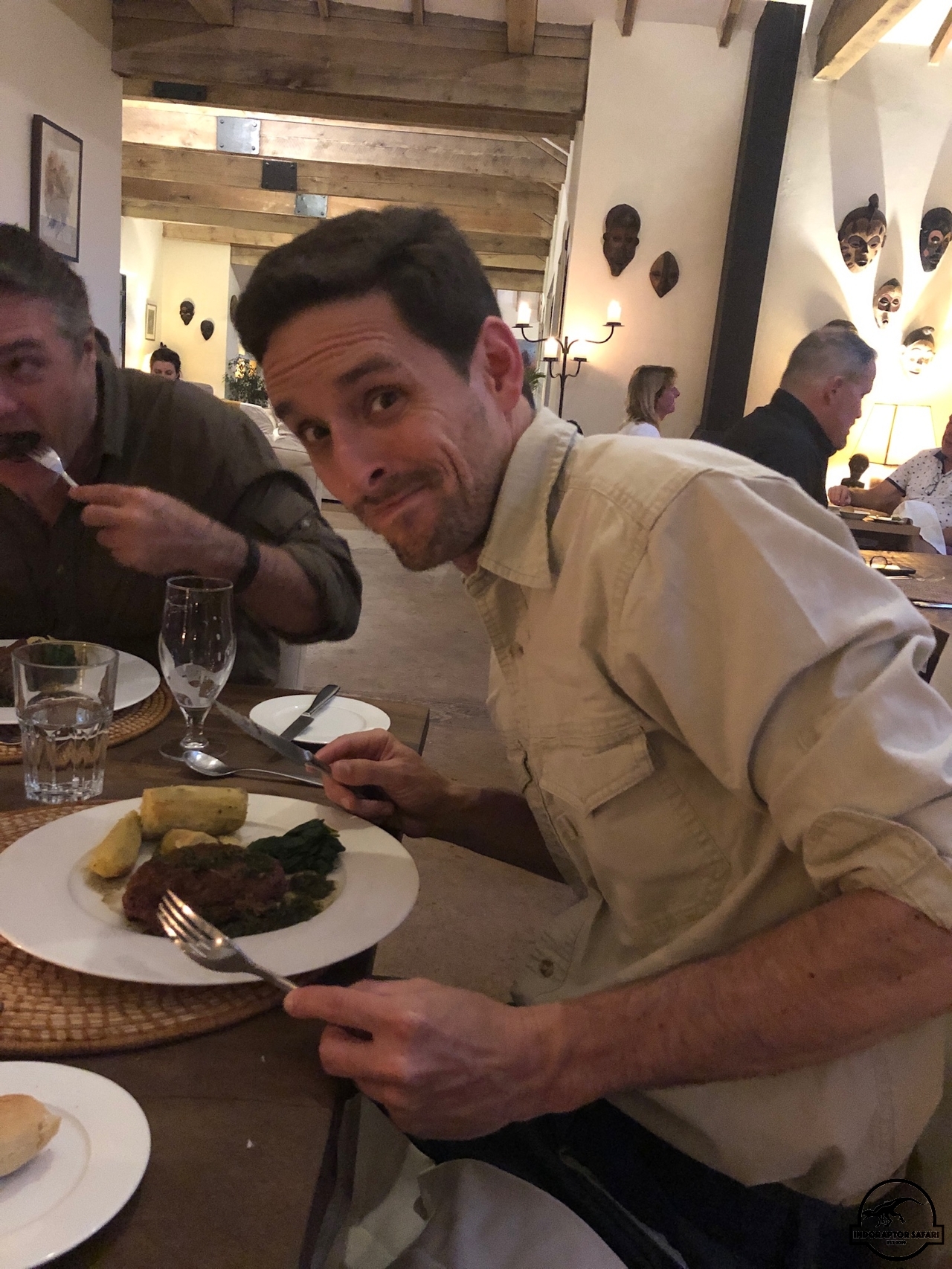 [827] 2019_06_26_19_04_20_Africa_iPhone_X_IMG__00030.jpg